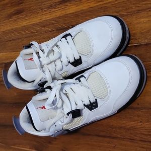 Air Jordan 4 Retro size 5.5 Y, size 7 women's